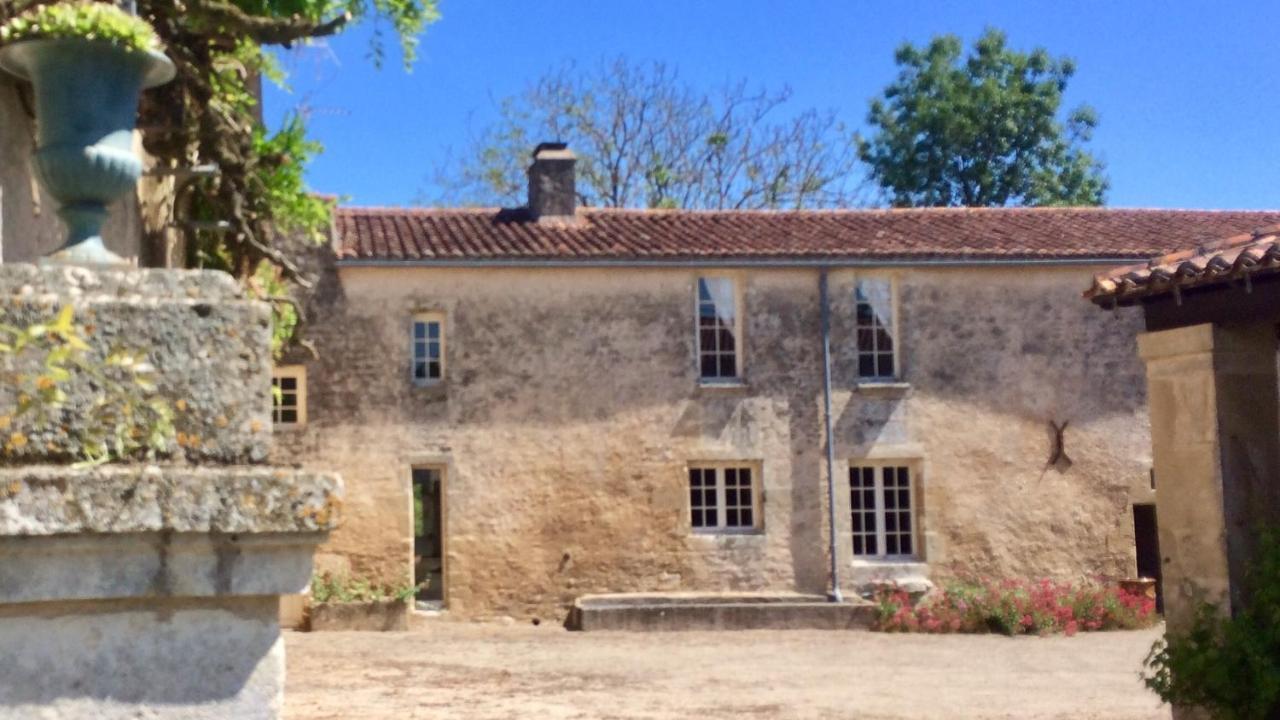 Bed and Breakfast Logis de La Touche Saint-Hilaire-des-Loges Exterior foto