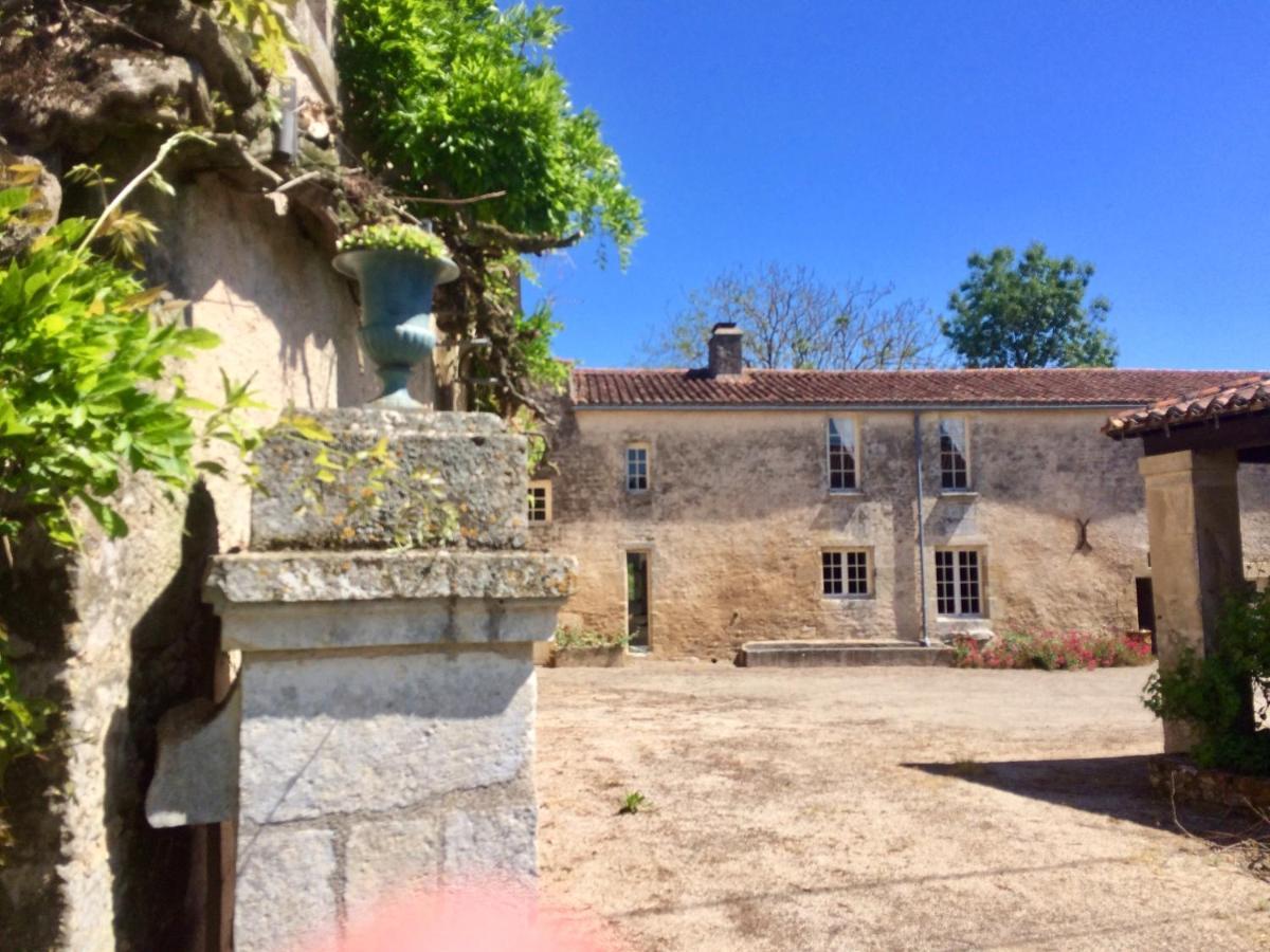 Bed and Breakfast Logis de La Touche Saint-Hilaire-des-Loges Exterior foto