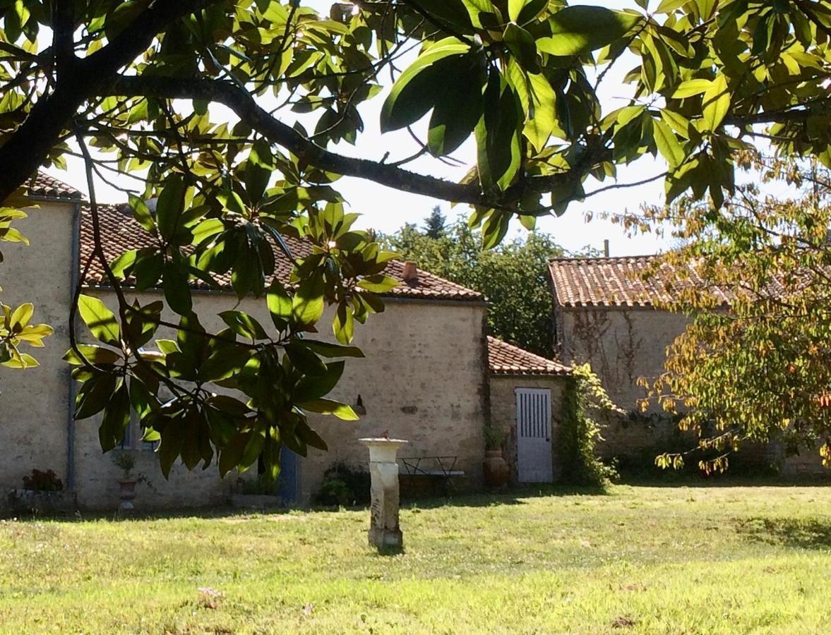 Bed and Breakfast Logis de La Touche Saint-Hilaire-des-Loges Exterior foto