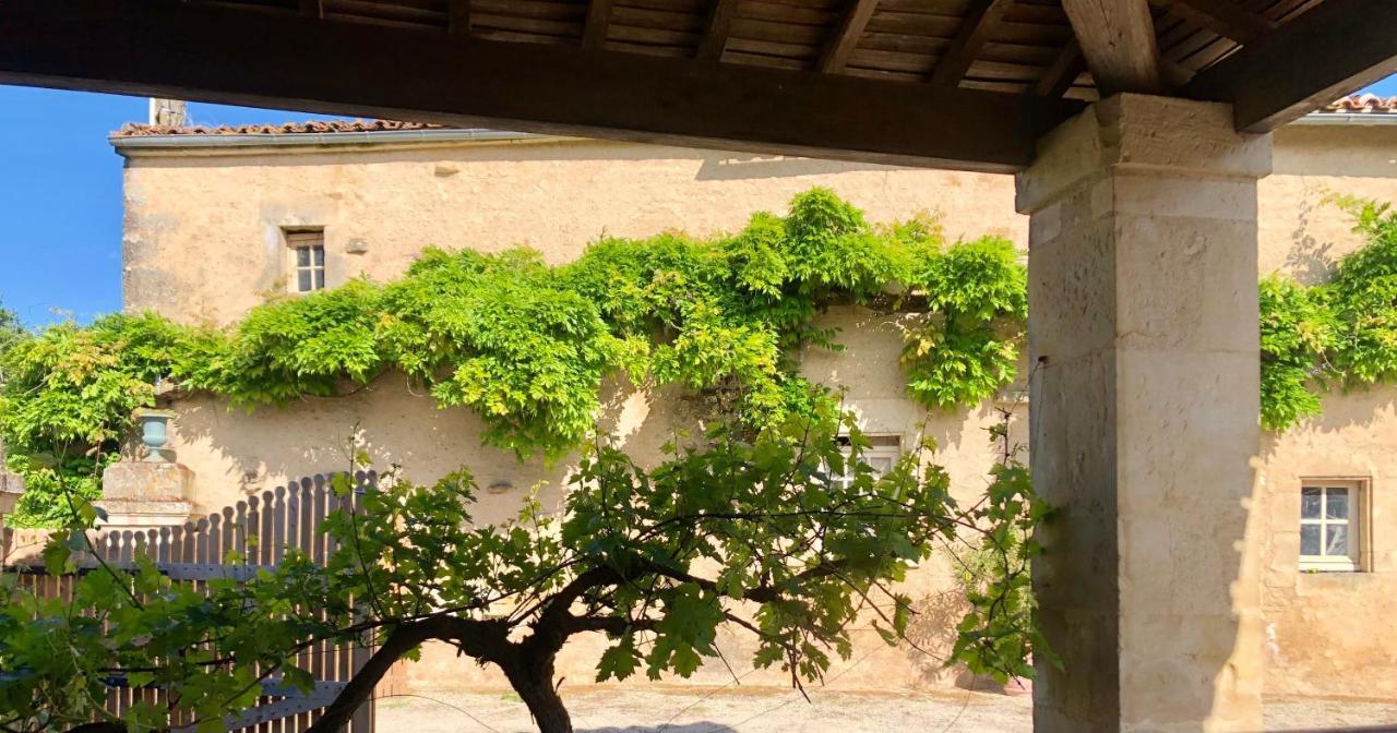 Bed and Breakfast Logis de La Touche Saint-Hilaire-des-Loges Exterior foto