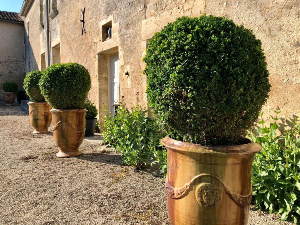 Bed and Breakfast Logis de La Touche Saint-Hilaire-des-Loges Exterior foto
