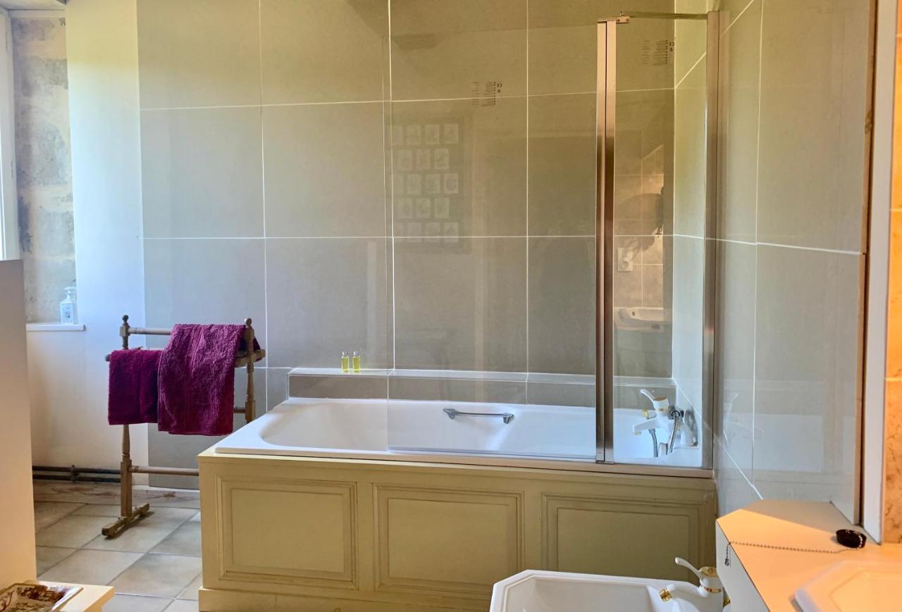 Bed and Breakfast Logis de La Touche Saint-Hilaire-des-Loges Exterior foto
